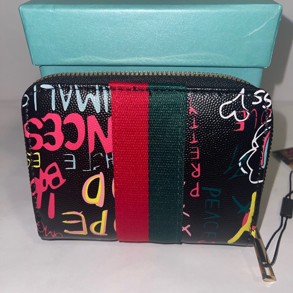 Queen Bee Wallet with Graffiti - Picture 7 of 9